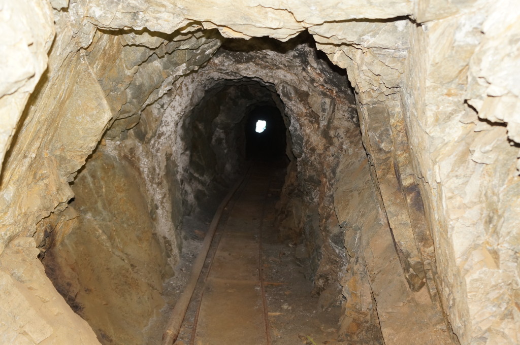 World Beater Mine & Cabin – Explore Real California Gold Mines!